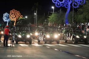 Desfile Pueblo-Ejército conmemorando 42 Años de Amor a la Patria