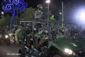 Desfile Pueblo-Ejército conmemorando 42 Años de Amor a la Patria