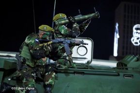 Desfile Pueblo-Ejército conmemorando 42 Años de Amor a la Patria