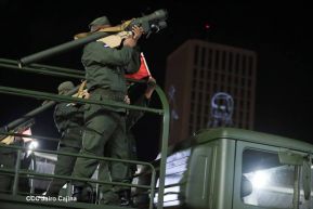 Desfile Pueblo-Ejército conmemorando 42 Años de Amor a la Patria