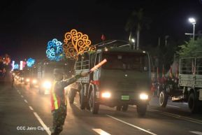 Desfile Pueblo-Ejército conmemorando 42 Años de Amor a la Patria