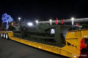 Desfile Pueblo-Ejército conmemorando 42 Años de Amor a la Patria