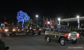 Desfile Pueblo-Ejército conmemorando 42 Años de Amor a la Patria