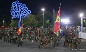 Desfile Pueblo-Ejército conmemorando 42 Años de Amor a la Patria