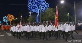 Desfile Pueblo-Ejército conmemorando 42 Años de Amor a la Patria