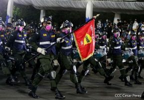 Desfile Pueblo-Ejército conmemorando 42 Años de Amor a la Patria