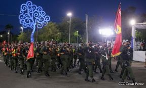 Desfile Pueblo-Ejército conmemorando 42 Años de Amor a la Patria