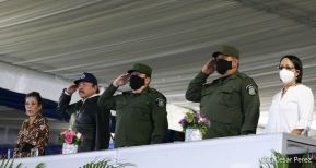Desfile Pueblo-Ejército conmemorando 42 Años de Amor a la Patria