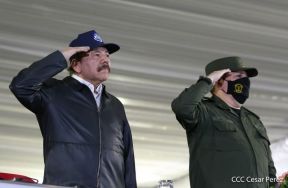Desfile Pueblo-Ejército conmemorando 42 Años de Amor a la Patria