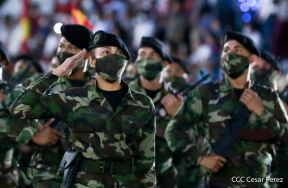 Desfile Pueblo-Ejército conmemorando 42 Años de Amor a la Patria