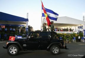 Desfile Pueblo-Ejército conmemorando 42 Años de Amor a la Patria