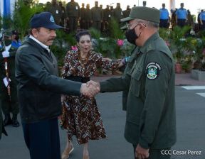 Desfile Pueblo-Ejército conmemorando 42 Años de Amor a la Patria