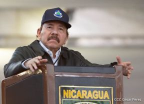 Desfile Pueblo-Ejército conmemorando 42 Años de Amor a la Patria
