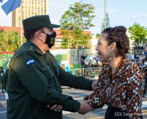 Desfile Pueblo-Ejército conmemorando 42 Años de Amor a la Patria