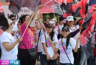 Mujeres Sandinistas movilizadas en saludo al 8 de Marzo