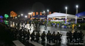 Desfile policial Centinelas de la Paz por el 42 aniversario de la Policía Nacional
