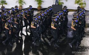 Desfile policial Centinelas de la Paz por el 42 aniversario de la Policía Nacional