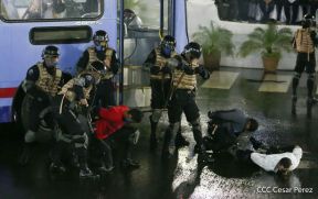 Desfile policial Centinelas de la Paz por el 42 aniversario de la Policía Nacional