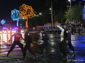Desfile policial Centinelas de la Paz por el 42 aniversario de la Policía Nacional