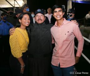 Desfile policial Centinelas de la Paz por el 42 aniversario de la Policía Nacional