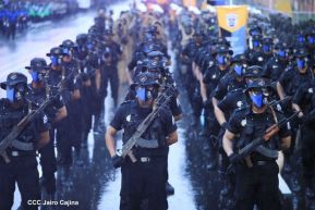 Desfile policial Centinelas de la Paz por el 42 aniversario de la Policía Nacional