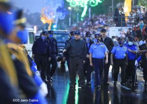 Desfile policial Centinelas de la Paz por el 42 aniversario de la Policía Nacional