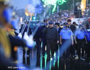 Desfile policial Centinelas de la Paz por el 42 aniversario de la Policía Nacional