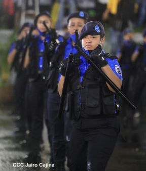 Desfile policial Centinelas de la Paz por el 42 aniversario de la Policía Nacional