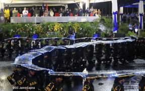 Desfile policial Centinelas de la Paz por el 42 aniversario de la Policía Nacional