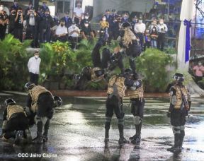 Desfile policial Centinelas de la Paz por el 42 aniversario de la Policía Nacional