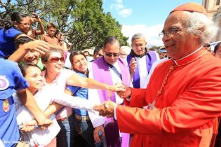 Jubiloso pueblo de Matagalpa recibe al Cardenal Leopoldo Brenes  