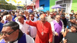 Jubiloso pueblo de Matagalpa recibe al Cardenal Leopoldo Brenes  