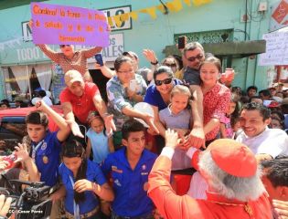 Jubiloso pueblo de Matagalpa recibe al Cardenal Leopoldo Brenes  