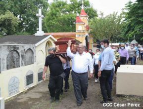 Arnoldo Guillén: El retratista por excelencia de las figuras de nuestro legado heroico 