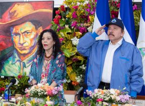 Presidente-Comandante Daniel en comunicación con las Familias Nicaragüenses