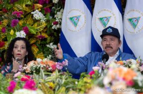 Presidente-Comandante Daniel en comunicación con las Familias Nicaragüenses