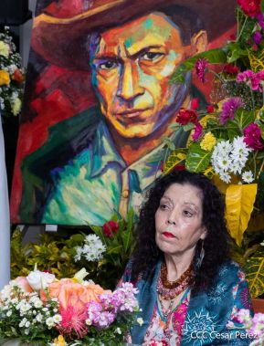 Presidente-Comandante Daniel en comunicación con las Familias Nicaragüenses