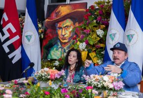Presidente-Comandante Daniel en comunicación con las Familias Nicaragüenses