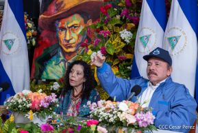 Presidente-Comandante Daniel en comunicación con las Familias Nicaragüenses