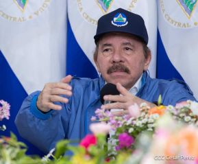 Presidente-Comandante Daniel en comunicación con las Familias Nicaragüenses