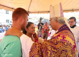 Jubiloso pueblo de Matagalpa recibe al Cardenal Leopoldo Brenes  