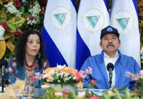 Presidente-Comandante Daniel en comunicación con las Familias Nicaragüenses