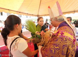 Jubiloso pueblo de Matagalpa recibe al Cardenal Leopoldo Brenes  