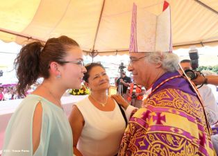 Jubiloso pueblo de Matagalpa recibe al Cardenal Leopoldo Brenes  
