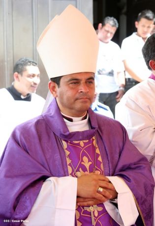 Jubiloso pueblo de Matagalpa recibe al Cardenal Leopoldo Brenes  