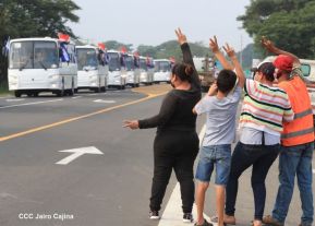 Segunda flota de buses rusos, porque  aquí Todos los Triunfos son del Pueblo!