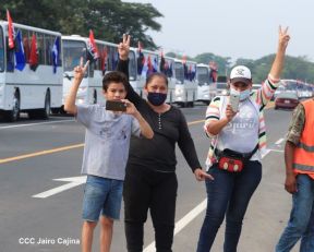 Segunda flota de buses rusos, porque  aquí Todos los Triunfos son del Pueblo!