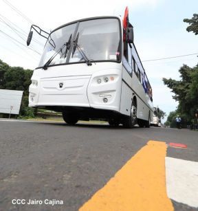 Segunda flota de buses rusos, porque  aquí Todos los Triunfos son del Pueblo!