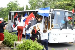 Segunda flota de buses rusos, porque  aquí Todos los Triunfos son del Pueblo!