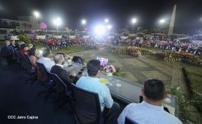 250 Buses Nuevos para el Pueblo: Obras de Amor, Obras de Buen Corazón 